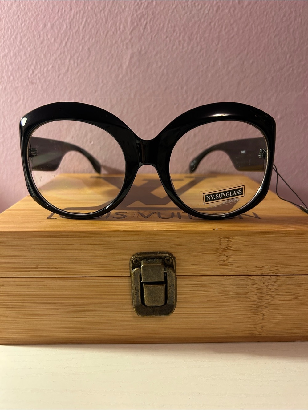 Glossy Black Round-Edge Sunglasses